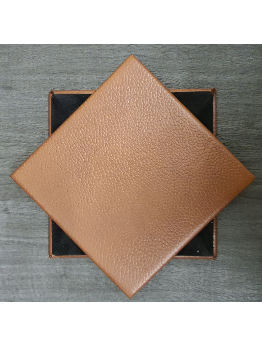Castagna Shelly Leather Coaster - 10cm Sq (myydään)