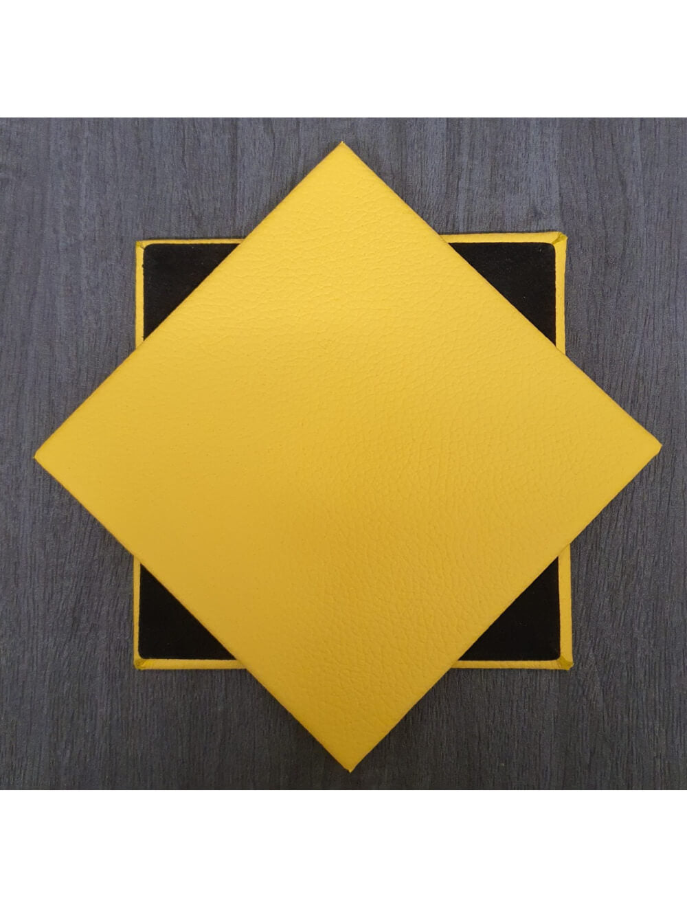 Yellow Shelly Leather Coaster- 10cm SQ (försäljningsartikel)