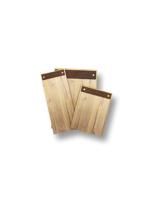 Holzkarte mit Lederbar